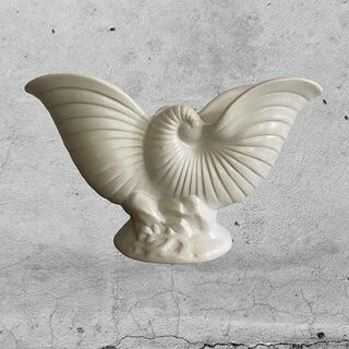 2067 Double Shell Mantle Vase